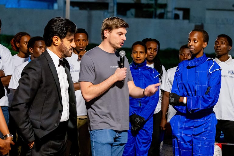 Max Verstappen cumple sanción de la FIA – ABC Motor 360