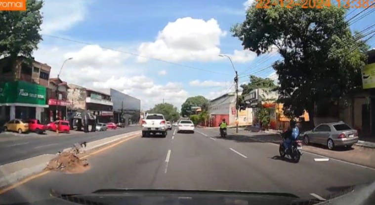 Montículos de arena: peligro potencial de accidentes sobre avenida Eusebio Ayala, denuncian