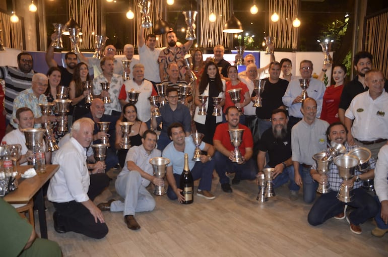 Noche de celebración con los campeones de Autos Antiguos – ABC Motor 360