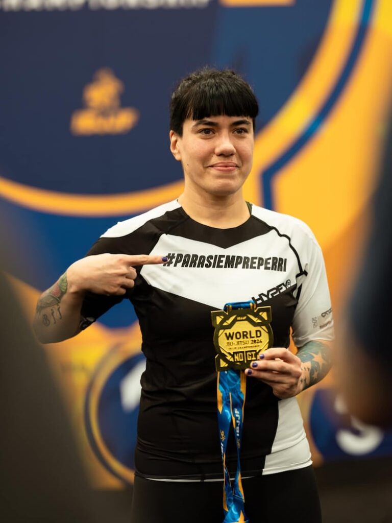 Video: Pamela Bóveda es campeona mundial de Jiu-Jitsu y dedica título a familia fallecida en ruta Luque-Sanber – Polideportivo