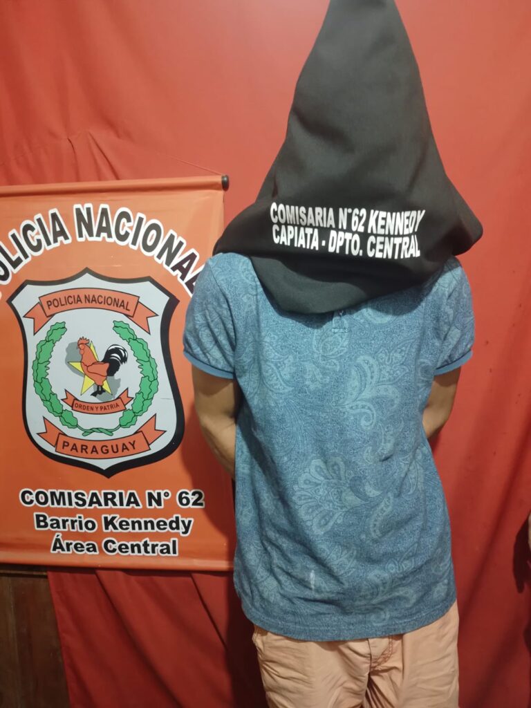 Video: amenazó a su expareja con un cuchillo frente a su hijo y fue detenido