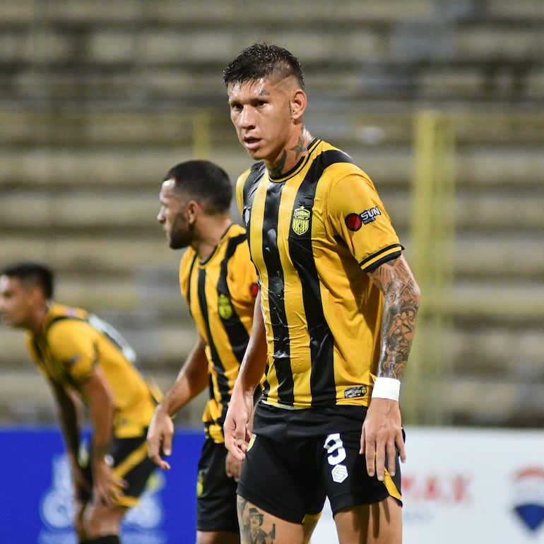 Tacuary amarga la noche aurinegra en Encarnación  de Intermedia