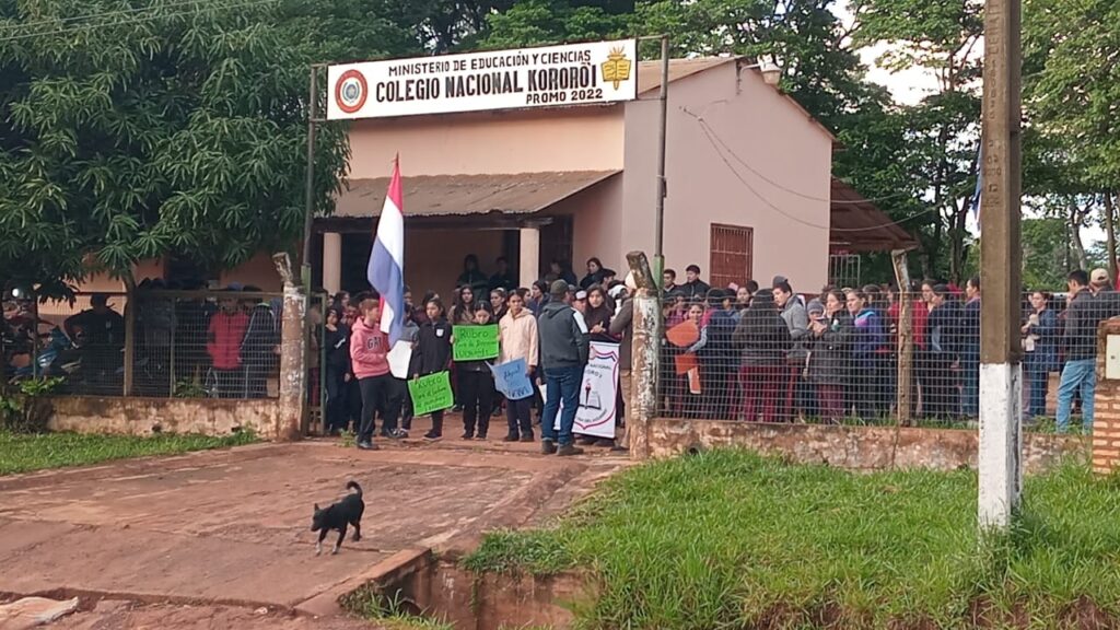 Comunidades educativas de San Pedro se movilizan y emplazan al MEC ante la crítica situación escolar