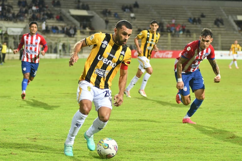 Encarnación y Guaraní de Fram no logran despegar  de Intermedia