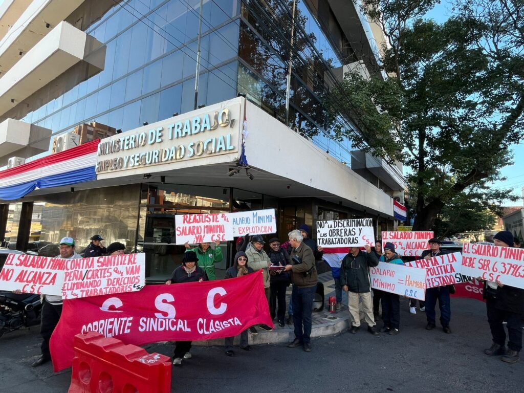 Exigen reajuste del salario mínimo: presentan costo de vida “real” del trabajador