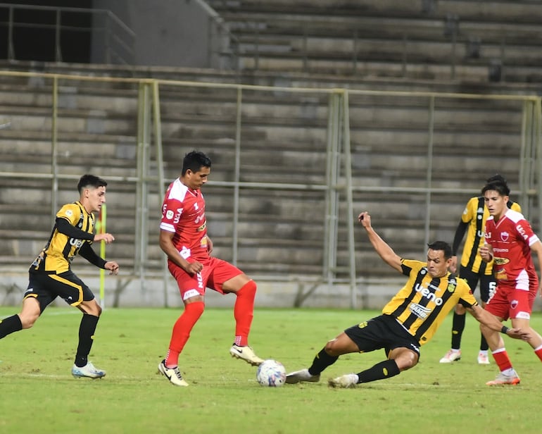 Guaraní de Fram y Fernando de la Mora empatan en Encarnación  de Intermedia