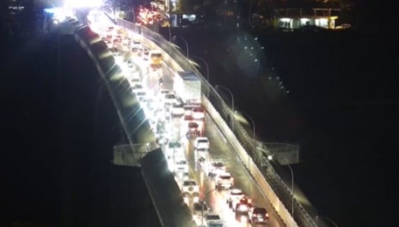 Avería de tractocamión en el Puente de la Amistad genera embotellamiento 