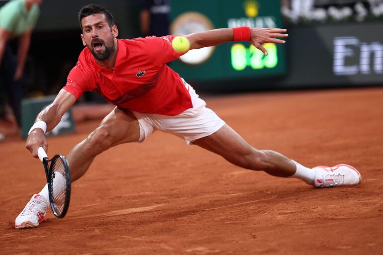 Djokovic no tiembla y jugará sus decimonovenos octavos de final de Roland Garros