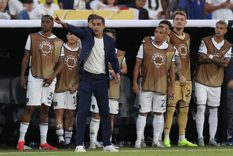 El DT de Botafogo: “Matamos al PSG con su mismo veneno”  Internacional