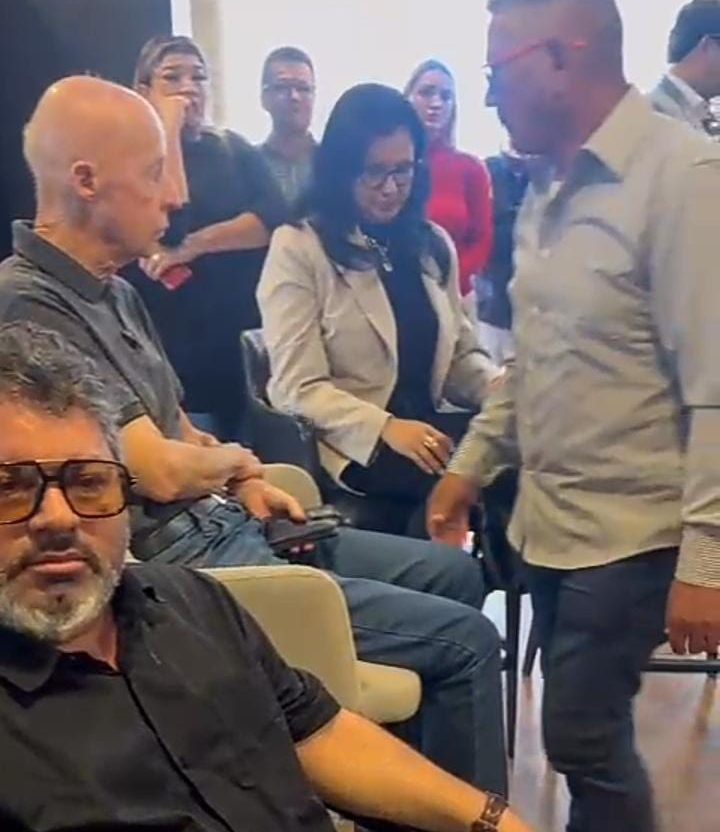 Reunião de Lideranças Municipais do PT na Residência do Vereador Land Mark em Campo Grande: Direcionamentos Estratégicos para as Eleições