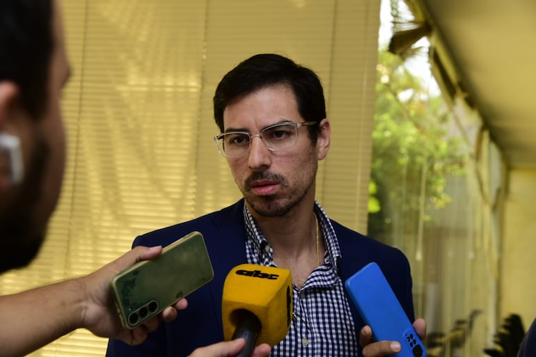 Álvaro Grau denunciará a “Nenecho” por sobrefacturación