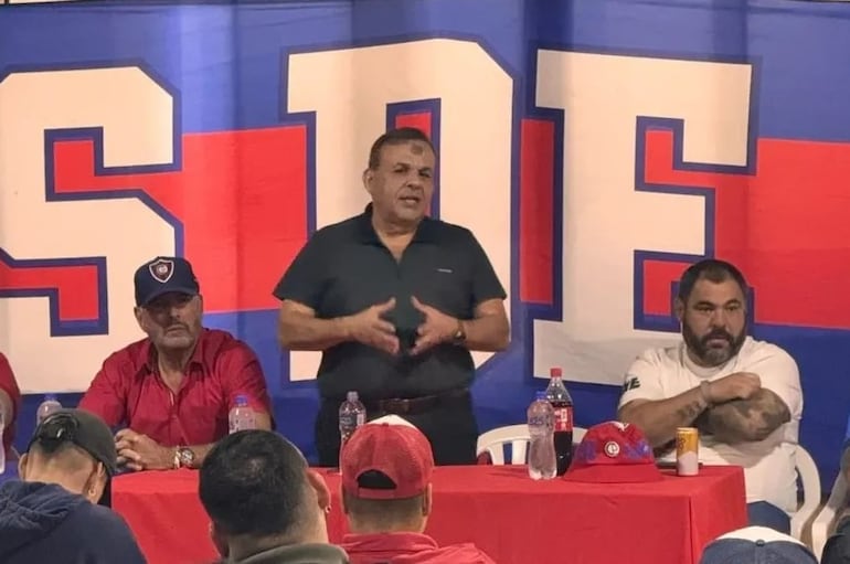 Los nexos en política y fútbol de “La Gorda”, líder barra brava detenido por droga