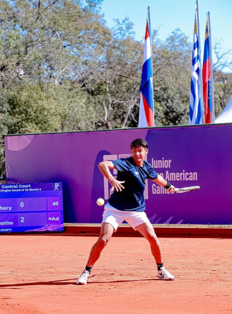 Asu2025: Paraguayos avanzan en el tenis