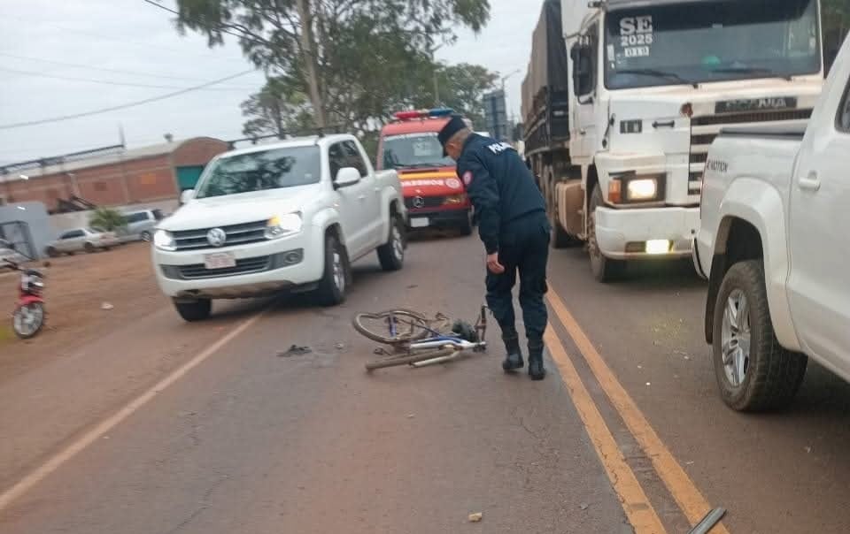 Buscan a conductor que huyó tras atropellar a una motociclista y a un ciclista