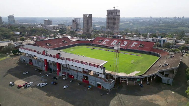 Clausura #7: Otra fiesta en Ciudad del Este – Olimpia