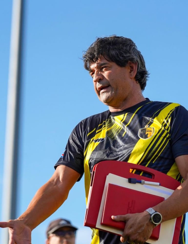 El Liberia de Pepe Cardozo lidera en Costa Rica
