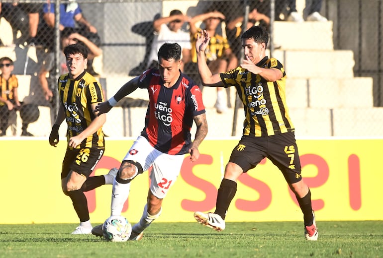 Guaraní vs. Cerro Porteño, un clásico con la punta en juego