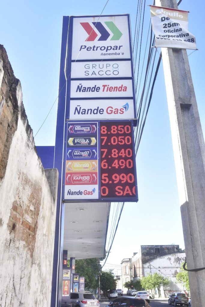 Petropar reduce precios de combustibles y se espera la reacción de emblemas privados