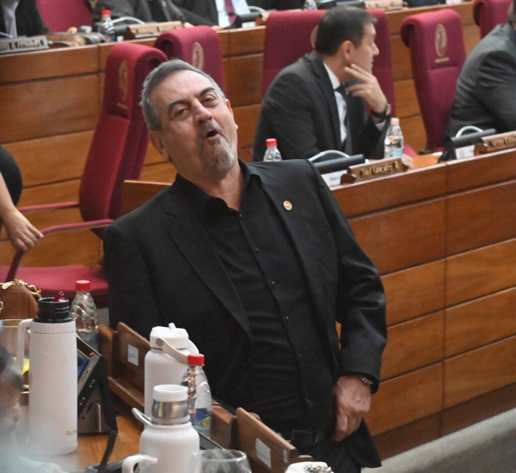 Prieto “bandido” y Nenecho “patriota”, según diputado cartista