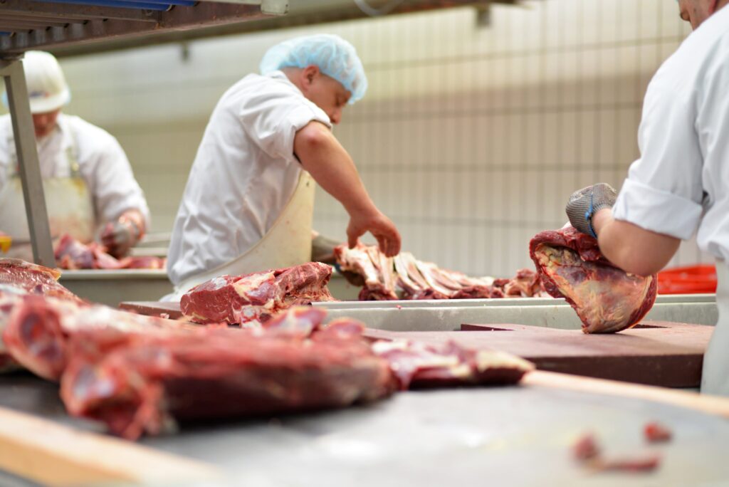 Proyecto que busca controlar precios de carne pasa a comisiones para su estudio