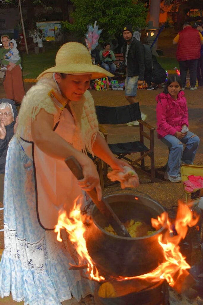 Sabor y tradición: Festival Nacional del Reviro con masiva concurrencia en Encarnación