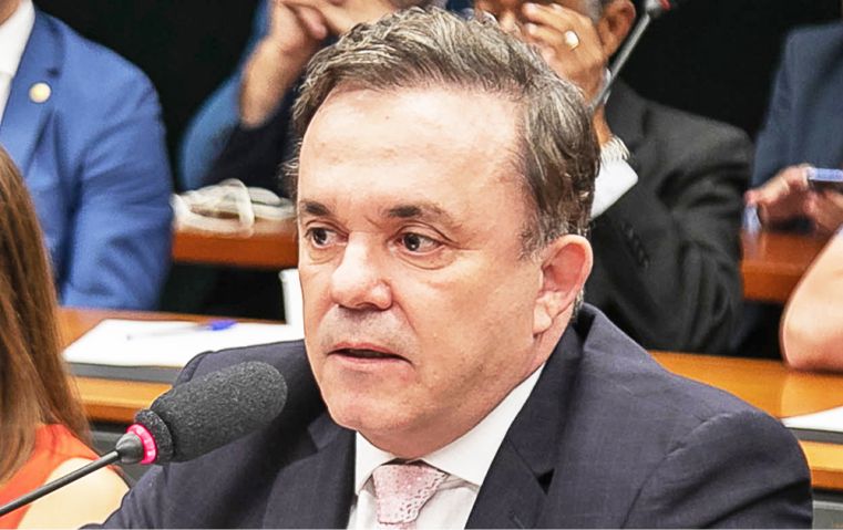 Vander Loubet confirma su precandidatura al Senado por el PT para 2026