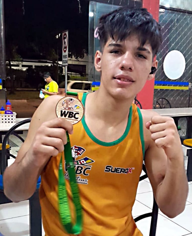 Boxeo: Simel Espínola es de plata en velada de Santa Cruz