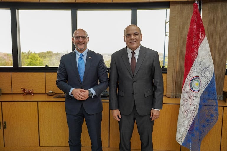 Diplomáticos de EE.UU. se reunieron con Bachi en el Senado