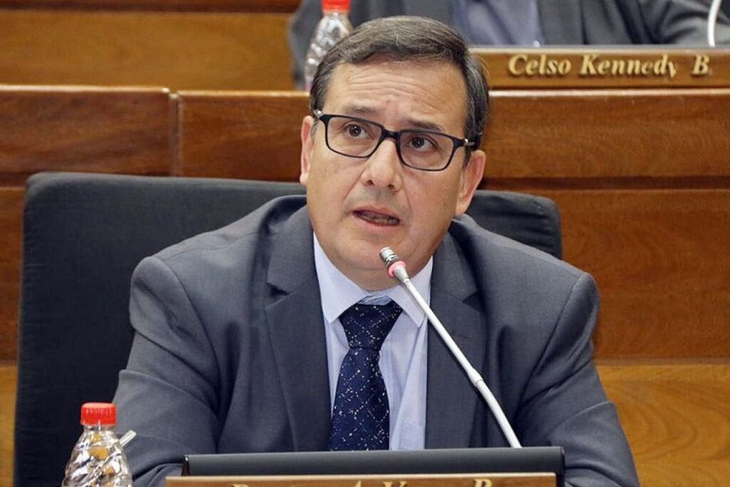 Pastor Vera Bejarano pide debatir sobre la paridad electoral