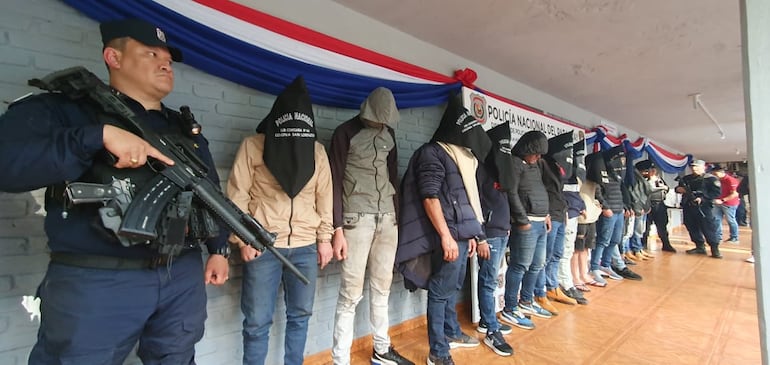 Piratas del asfalto: fiscal imputa a 13 presuntos integrantes de una banda criminal que planeaba asalto