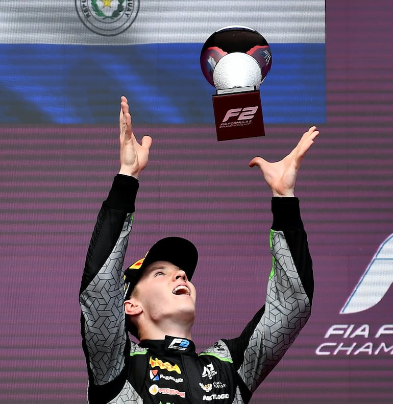 Video: Joshua Duerksen roza la gloria en Bakú y logra el segundo lugar en la F2 – Automovilismo