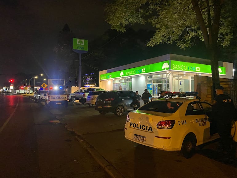 Villa Elisa: intentaron irrumpir en sucursal de banco abriendo un boquete