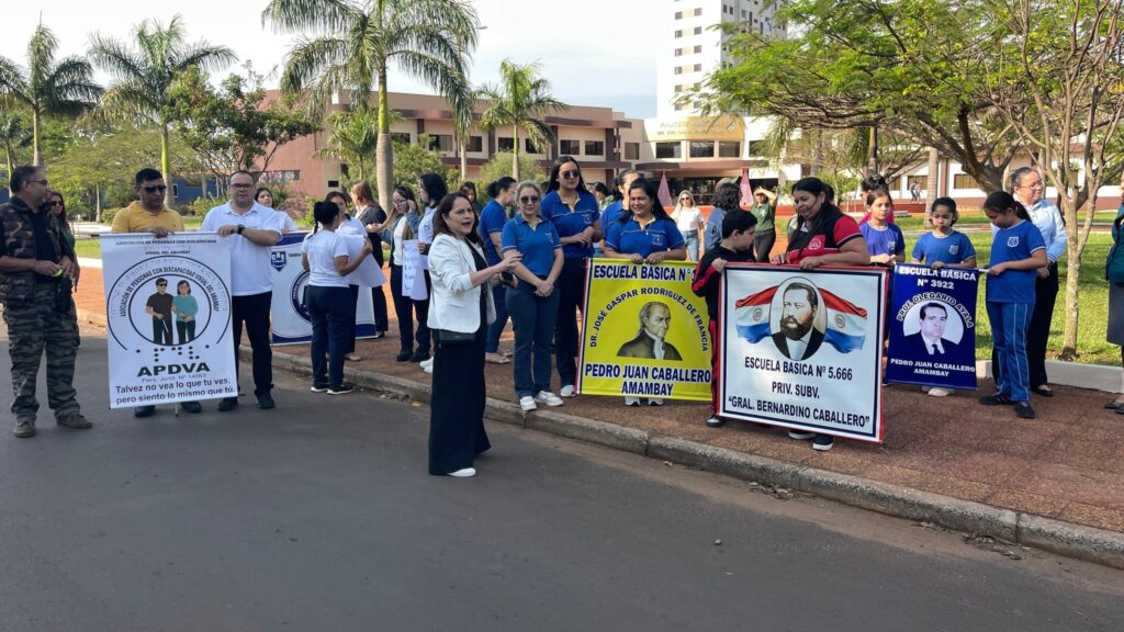 PJC: Celebración del Día Internacional del Bastón Blanco en Pedro Juan Caballero