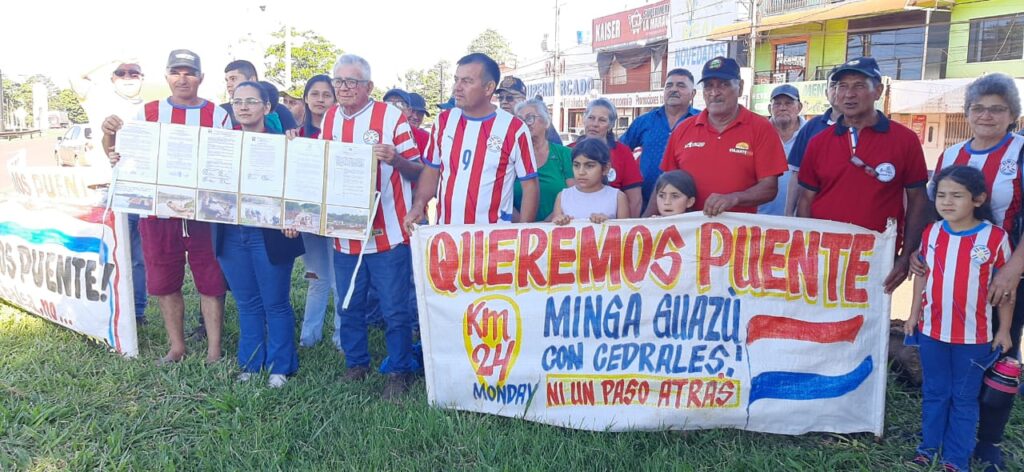 Pobladores del km 24 de Minga Guazú reclaman al MOPC construcción de puente